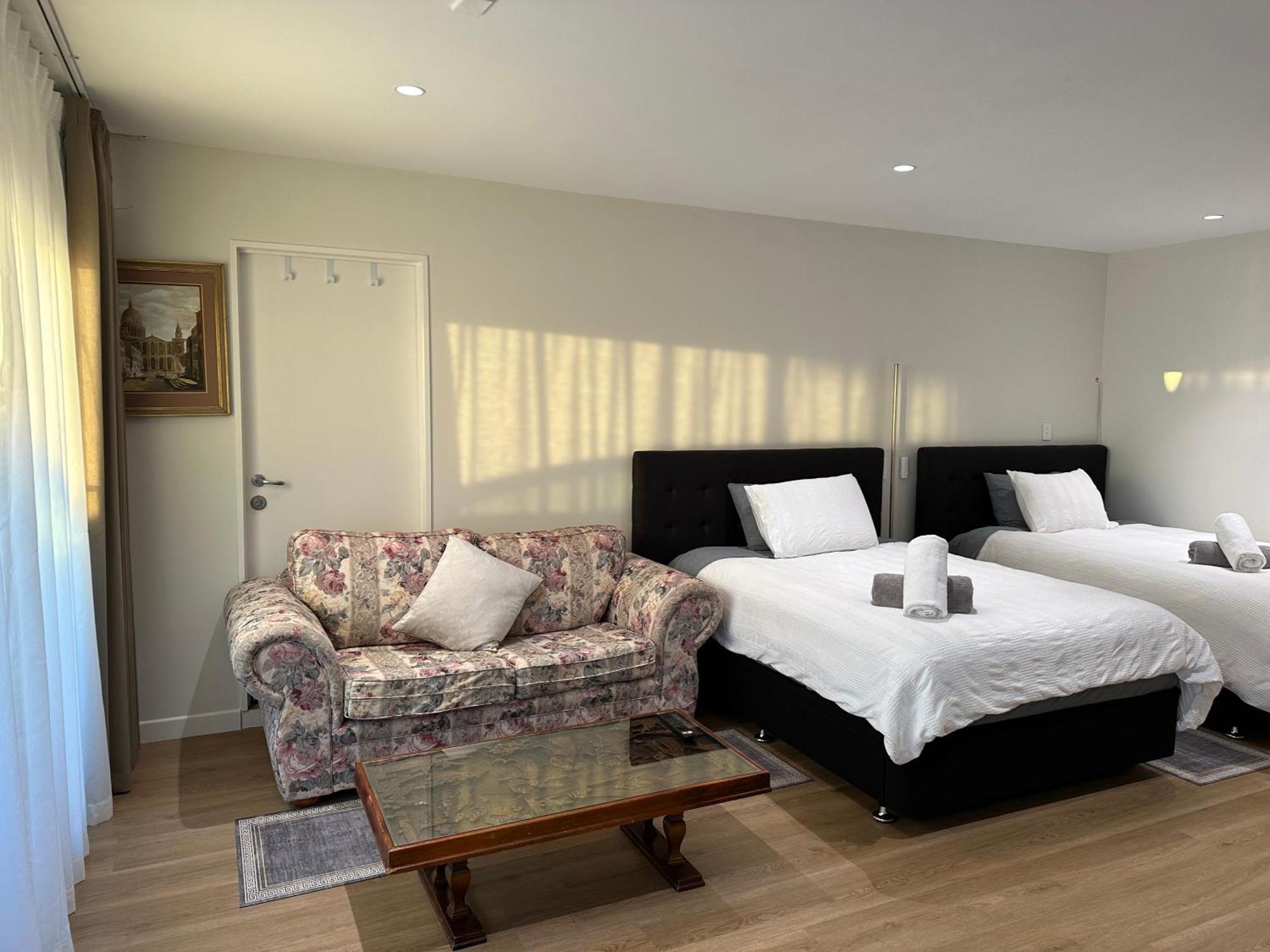 Beautiful Lakeview Apartment Таупо Экстерьер фото